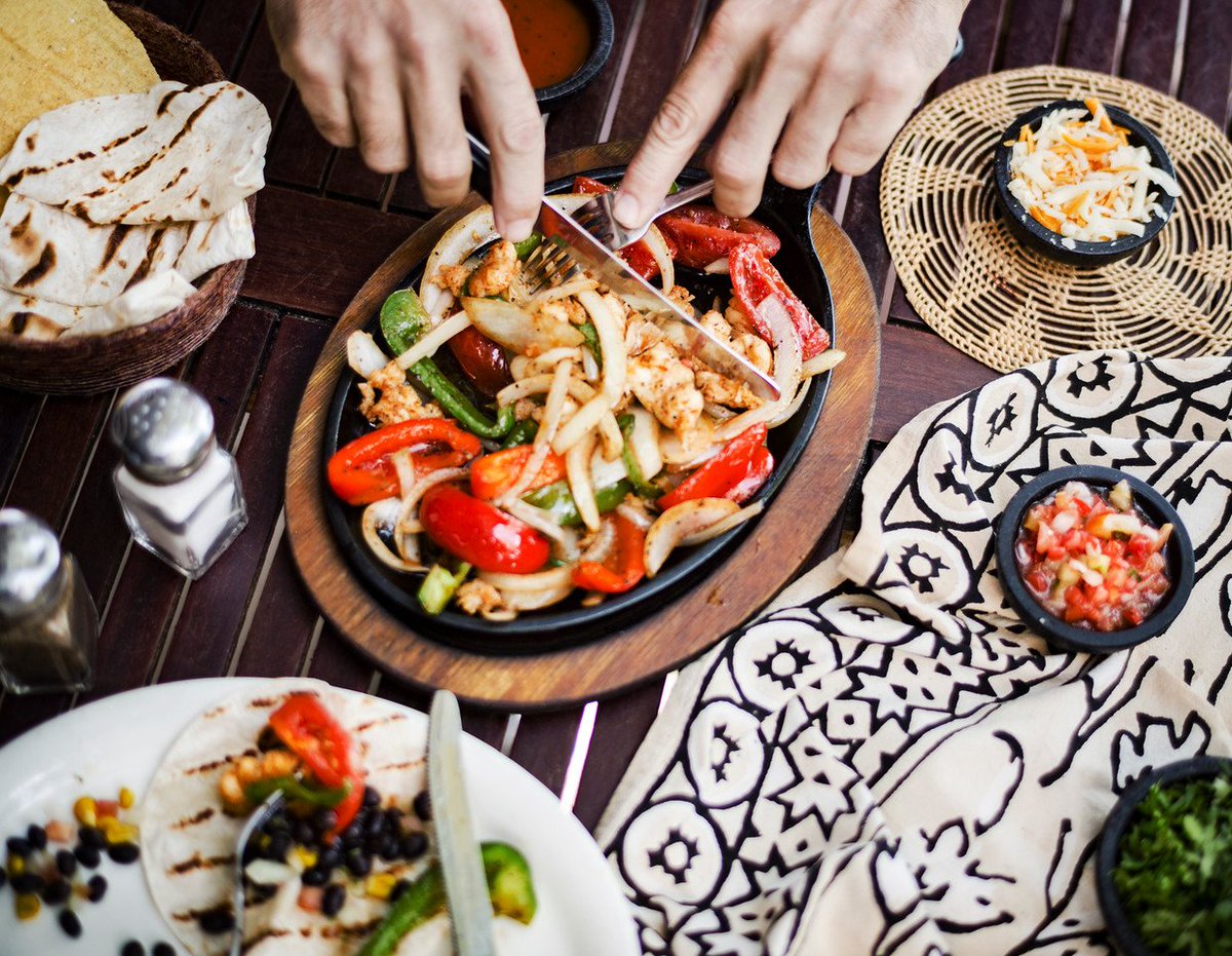 It's #NationalFajitaDay 🇲🇽,  check-in <a href="/somewherecafe/">Somewhere Café</a> get your Fajita on! #somewhere #turksandcaicos #foodphotography ow.ly/AfXE30evDZA