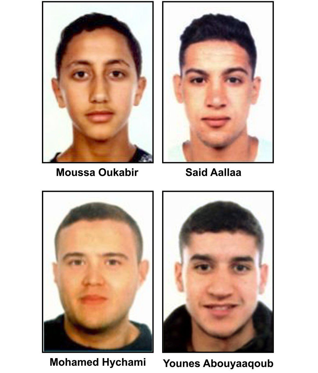 La Policía busca a estos 4 jóvenes por su relación con los atentados de Barcelona y Cambrils bit.ly/2whcRX4