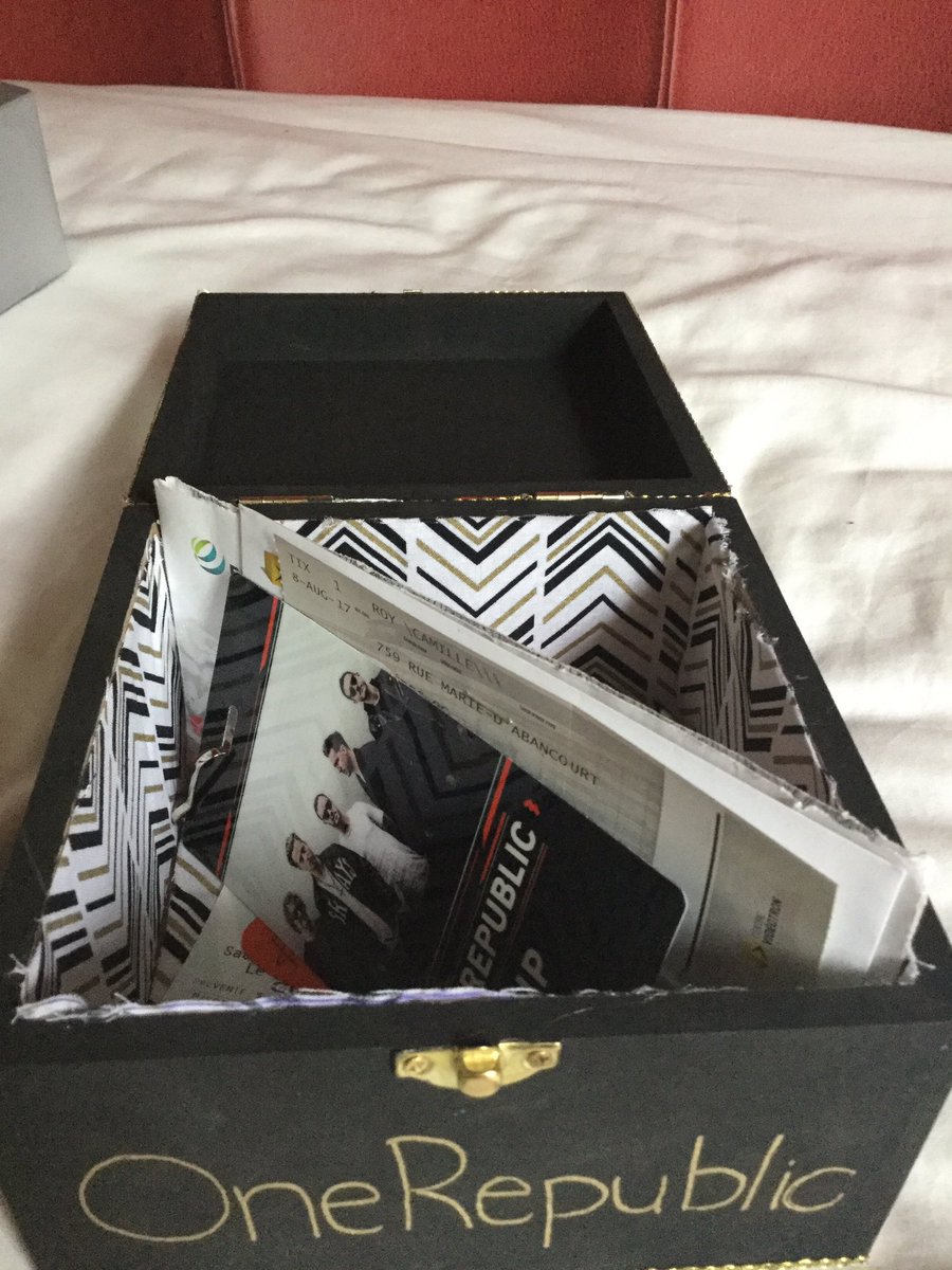 CamRoy1R's tweet photo. @OneRepublic made this box for my 1R memories! hope you like it :) https://t.co/dIH1WWBpW5