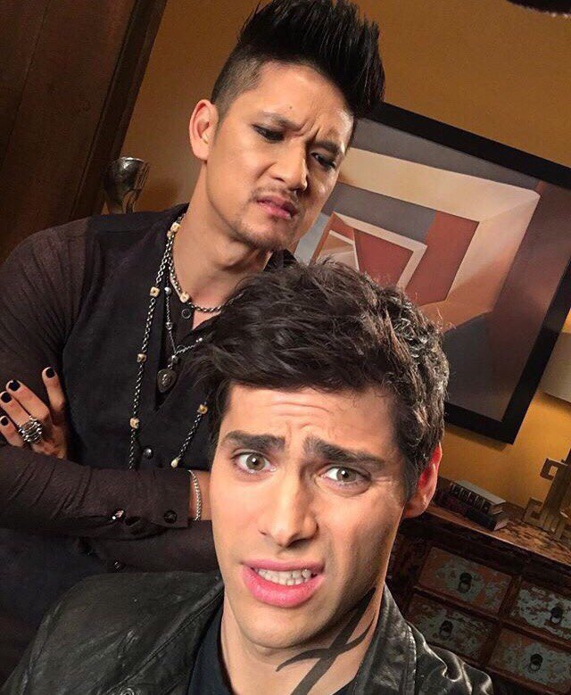 magnus_bane_2's tweet photo. Я - ролевик, весь мой твиттер ведётся от ПЕРСОНАЖА, то бишь Магнуса Бейна. Всё. Надеюсь на понимание. Спасибо за внимание и понимание.😏💗✨ https://t.co/igOIzhdAco