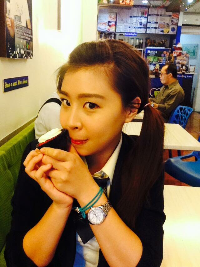 khimszto's tweet photo. Habaduu sa pinaka magandang babae sa balat ng tao hahah😂 miss you bibs see ya soon! Di na kita iiwan sa school.#makeupbuddy @Ymilseo https://t.co/8b4ty5O9dR