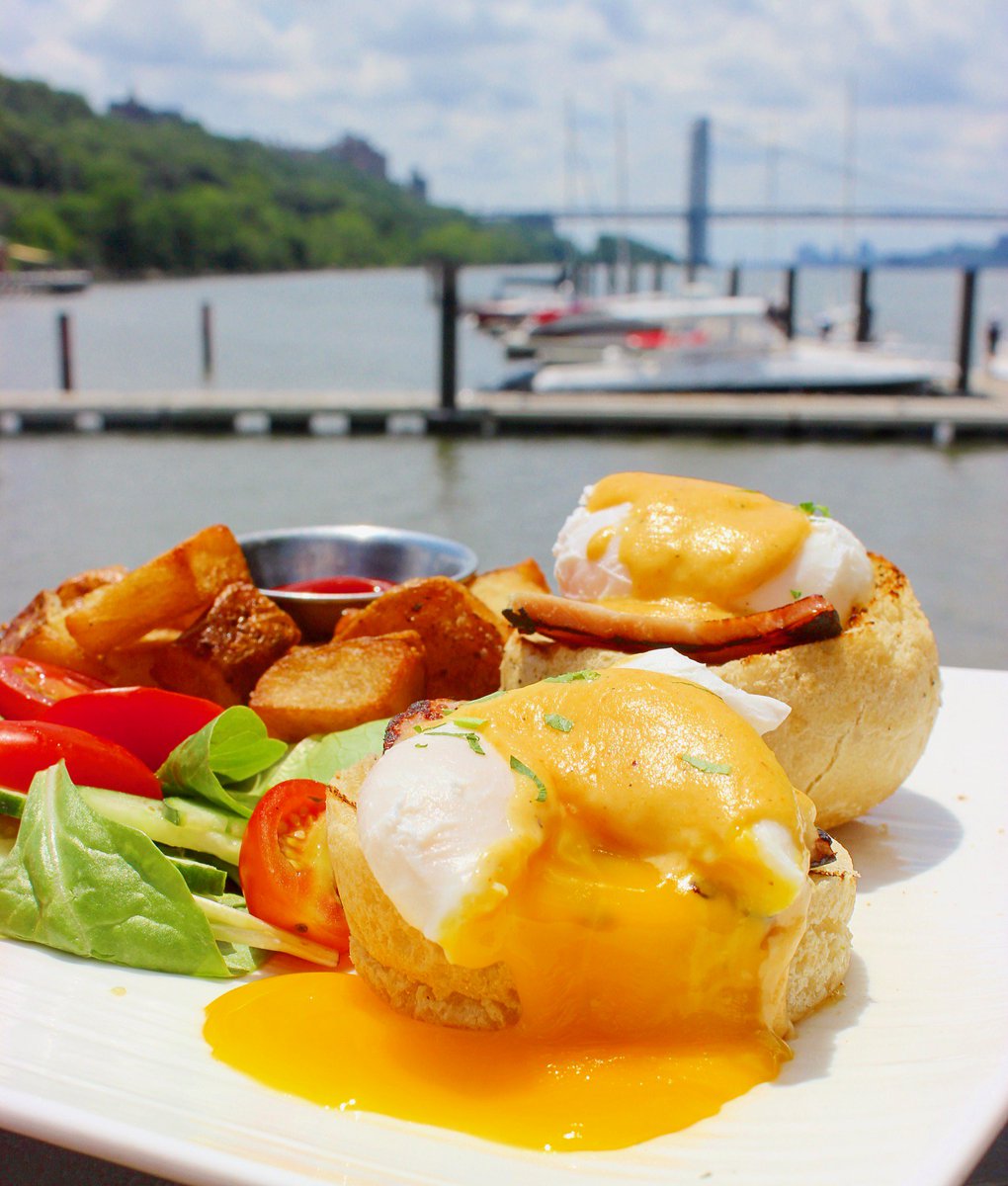 Where are you brunching this weekend? 🍳☀️ #LaMarinaNYC
📸: Nosharazzi 
#brunchtime #nycbrunch #eggs #withaview #weekend #eats #nomnomnom #yum
