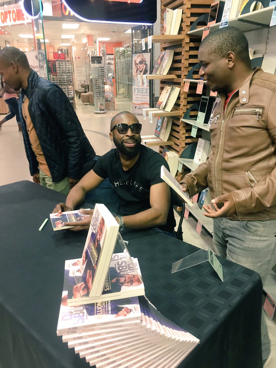 DJSbuRazzi's tweet photo. Plenty of books sold in less than an hour 📚 at @ExclusiveBooks Ilanga Mall, Nelspruit with @djsbu https://t.co/iRenRy5HOZ