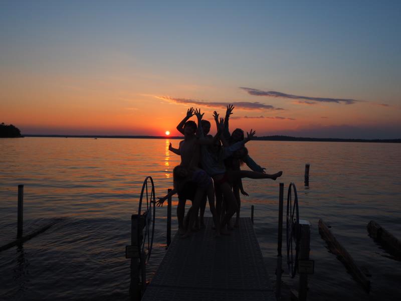 _marge__'s tweet photo. My friend is a finalist in Grand View Lodge's photo contest. Help Gail rally votes! https://t.co/qsraVRhdBh @Grand_ViewLodge https://t.co/XFnX7VwpjR