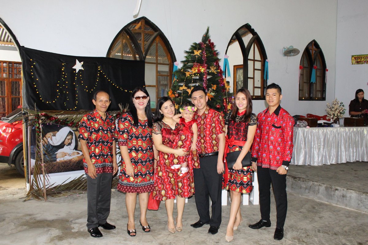 Keluarga adah segalanya, seperti layaknya nafas kehidupan yang tidak bisa dipisahkan dari hidup seseorang..😇