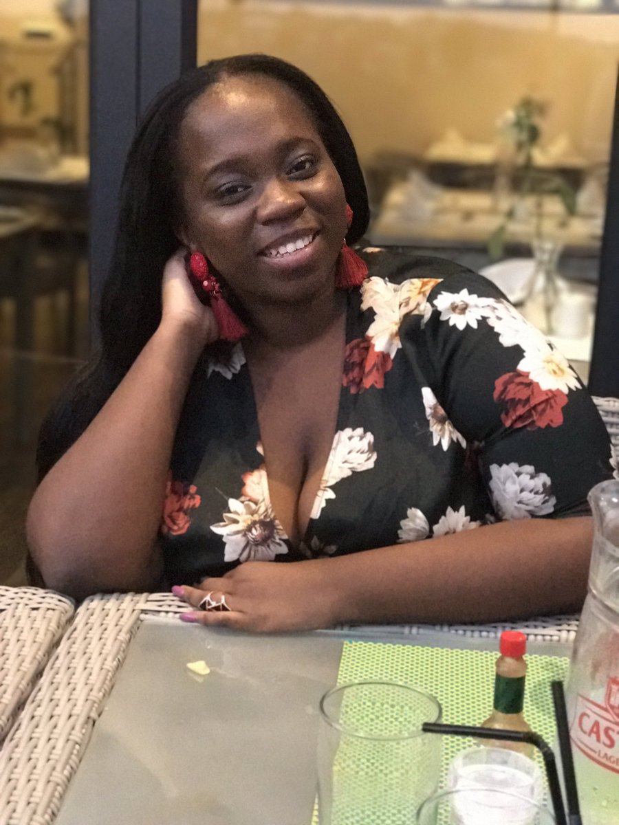 Kuki_Jar's tweet photo. Please tell your cousinbrothers, brothers and uncles that I'm single and looking to put these grade A loins off the market
 Khaneze majita❤️ https://t.co/LdZWHwTarr