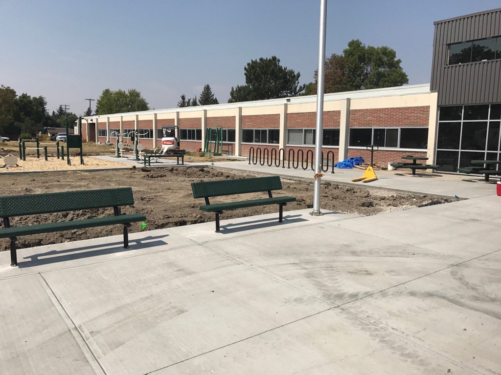 hawkdh's tweet photo. We would like to thank all the parents, students and staff who came out yesterday to finish off the 3 outdoor areas. https://t.co/O6anfNOqxc