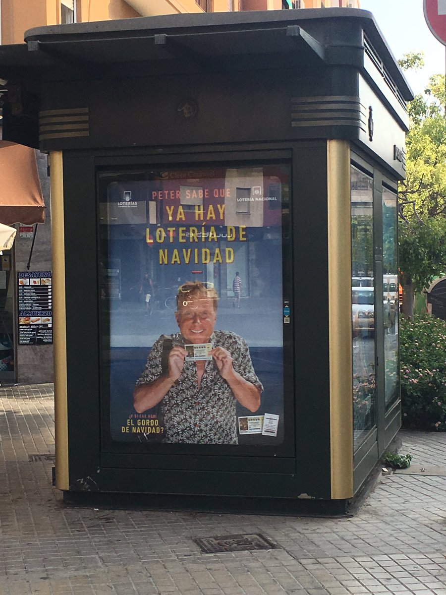 D_A_Jacques's tweet photo. Step off the metro in Valencia and the first thing I notice? El Gordo! @99piorg @romanmars https://t.co/ctPITX2Q5c