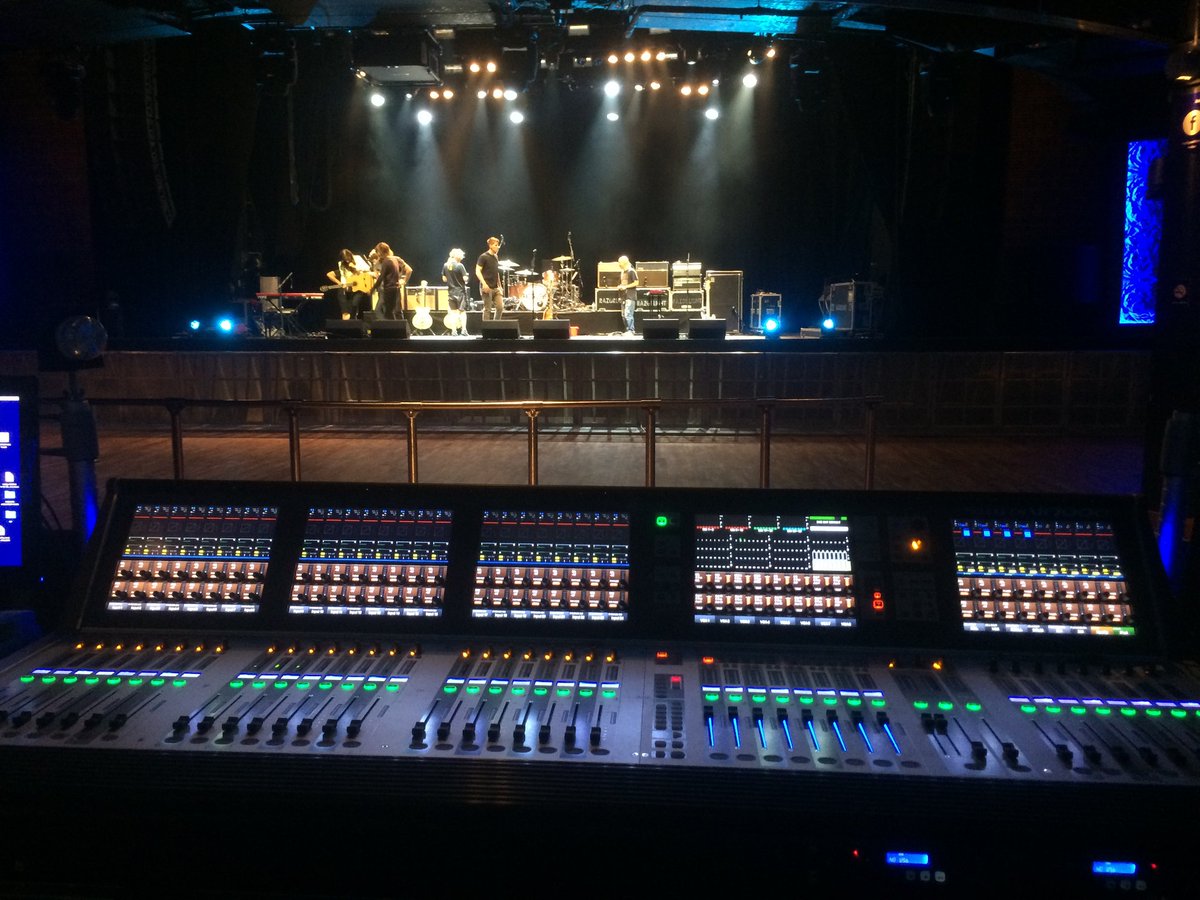 greeneking's tweet photo. Head over to our Instagram account for live updates from the event @ GreeneKing_official #LiveMusic #LiveatyourLocal #Razorlight https://t.co/CMNdLg0XEw