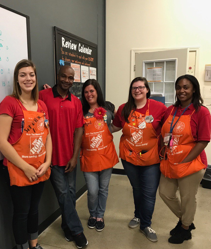 SteinmanApril's tweet photo. Where Red to support our troops day!!! #3807spirit @THD_Kendra @dcbellah @Dbates1023 @McFarrenGary https://t.co/zT86FXHOK0