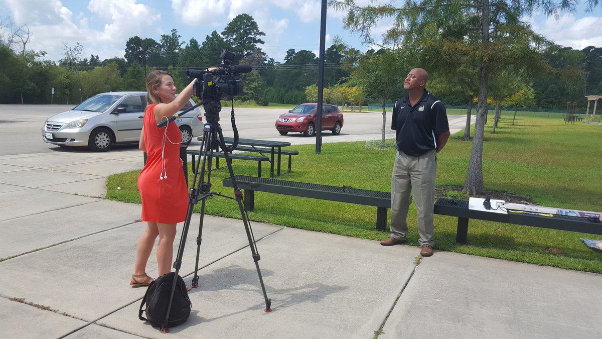 ᗪᗩᐯE GᒪEᑎᑎ tweet media