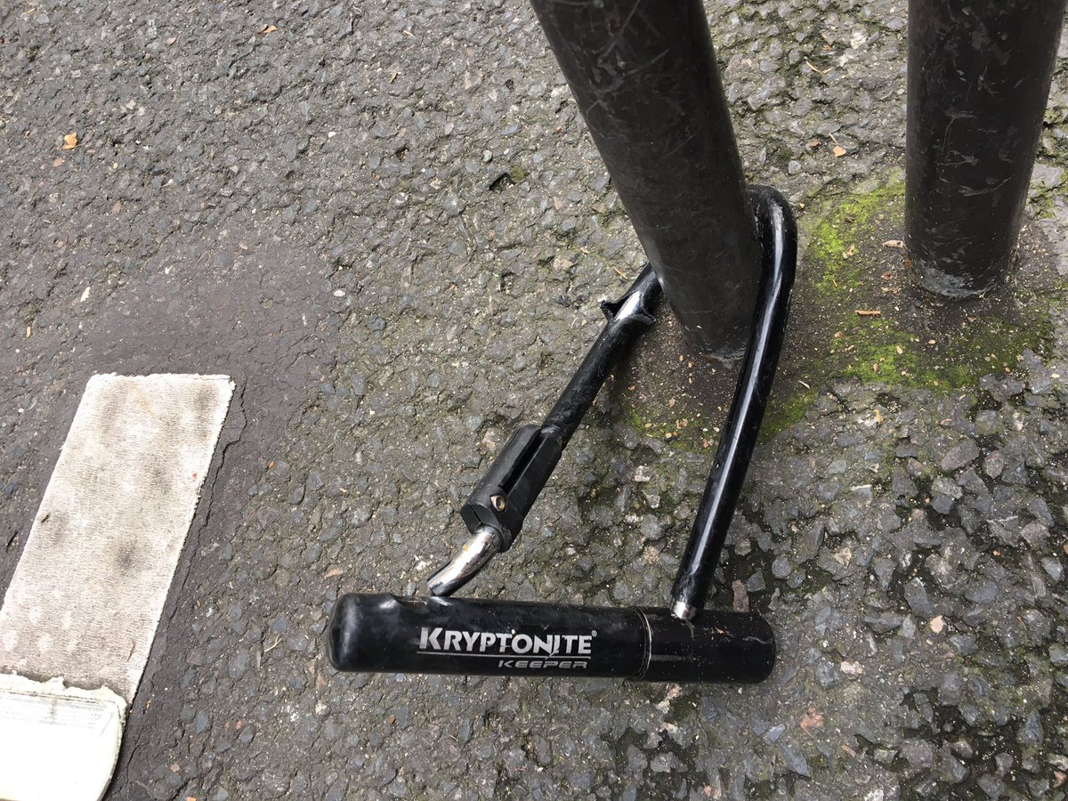 cathheerine's tweet photo. Vélo volé aujourd'hui #Paris11 !! Bicycode 177501300006 !!! #velo #Paris #vol https://t.co/pX5saq8IHC