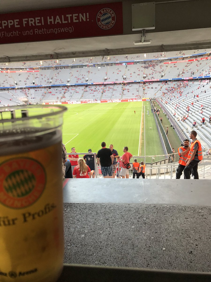 linthorne_matt's tweet photo. We made it @pantanellaL #FCBayern #BayernMunich https://t.co/S9rK7my1EX