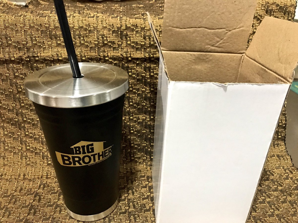 RealityRecaps's tweet image. 🎉LETS DO A #BB19 GIVEAWAY🎉

Winner chosen this weekend if you:

1. FOLLOW US 
2. RT THIS
3. Fan us on @YouNow HERE: YouNow.com/RealityRecaps