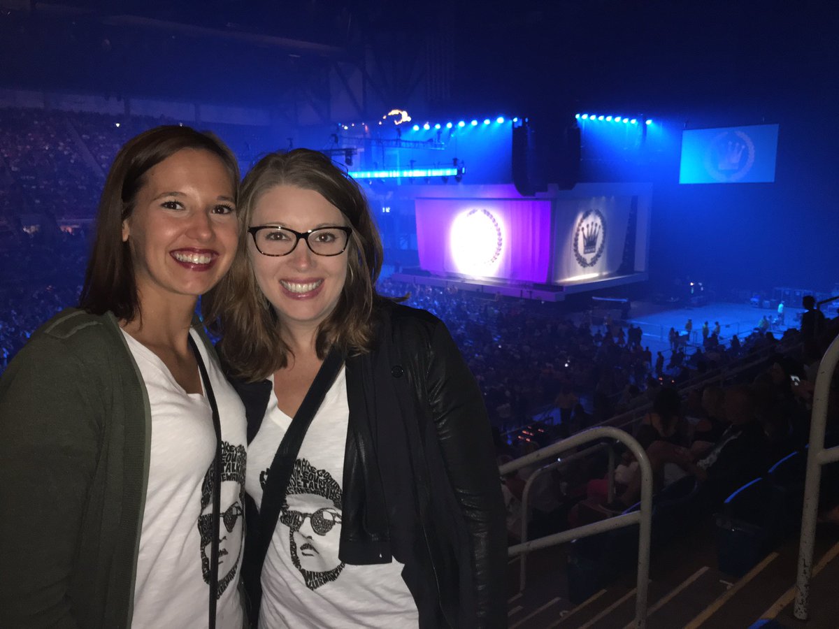 ericasundby's tweet photo. Still reminiscing about the best concert ever! #24KMagicWorldTour  @RobinWall @BrunoMars https://t.co/k17vEdcJ0q