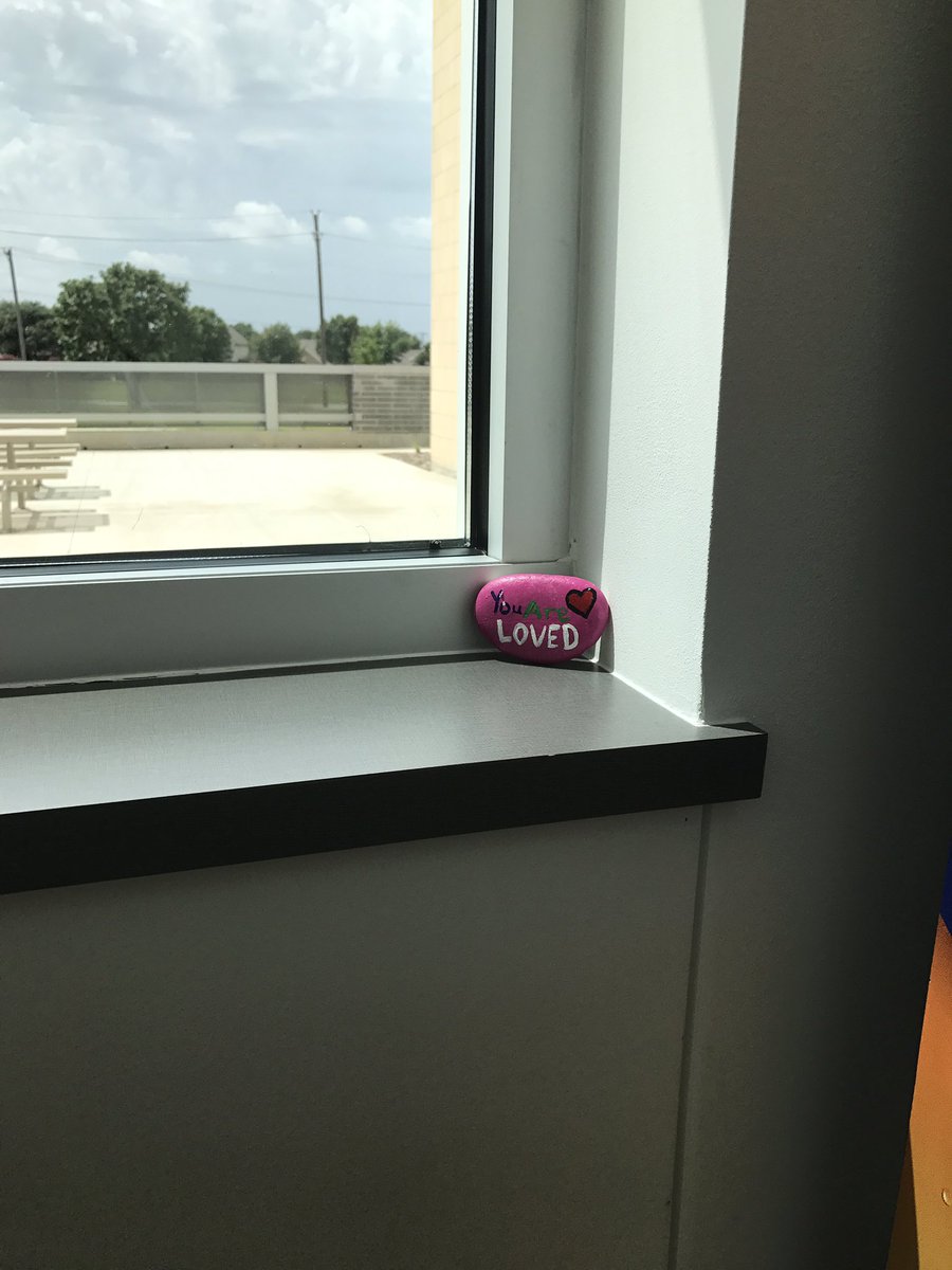KCALclinic's tweet photo. Waiting to be found by one of our wonderful KCAL kiddos! @KCAL_KISD @KISDnurses #kisdnursesrock https://t.co/FZh6OY3y5Q