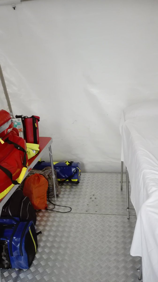 broeder903's tweet photo. Medische dienst inzet gedraaid voor rode kruis bij vuurwerkfestival Scheveningen #rodekruis #ehbo #dmvehbo https://t.co/2Y4qRo9AxK