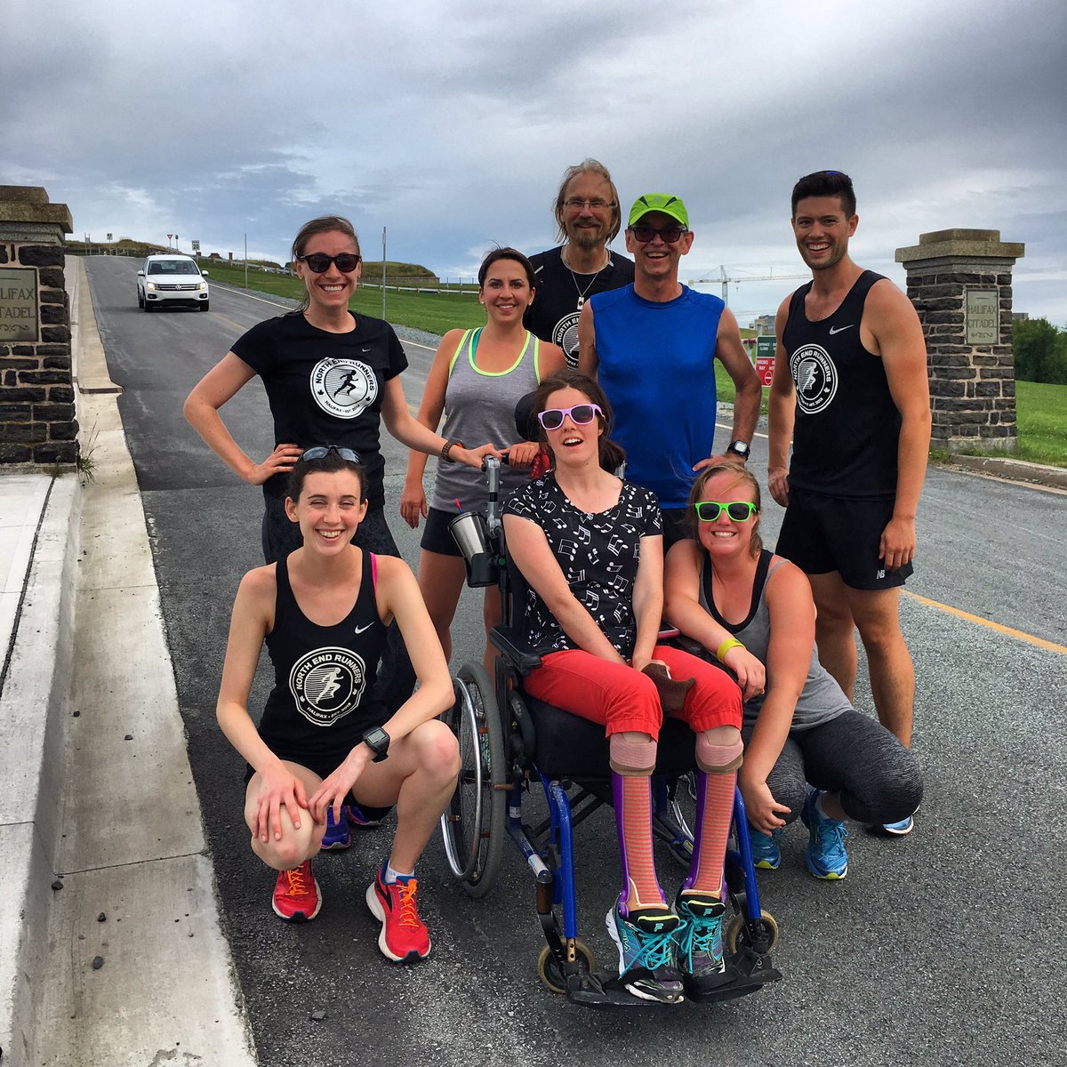 northendrunners's tweet photo. show up for #throwupfriday 💨🏃♀️🏃.
.
.
.
#crewlove #tuf #nikerunning #runfam #fastfriday https://t.co/JBbfwF3sF0