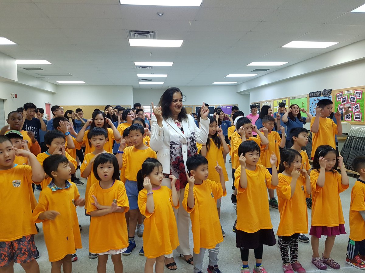 SalmaZahid15's tweet photo. Great visit to Toronto Chinese Methodist Church today to meet with the students hired through #CSJ2017. #ScarbTO #LeadersToday #YouthWork https://t.co/0aO7TlJqDb