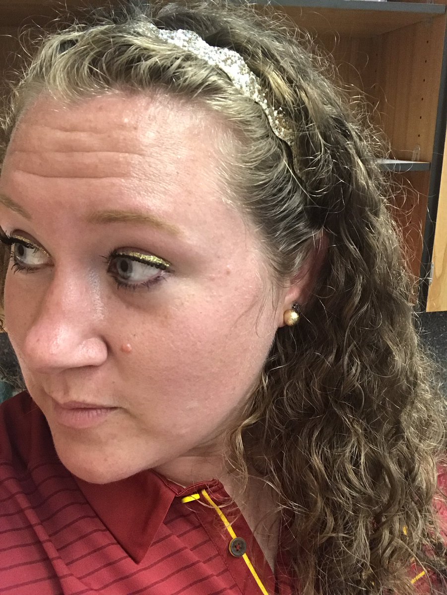 AshTapesAnkles's tweet photo. You know it's #GameDay when the gold is on fleek #STATEUP ๐ช๐จโฝ๏ธ https://t.co/xFZo2sn6W1