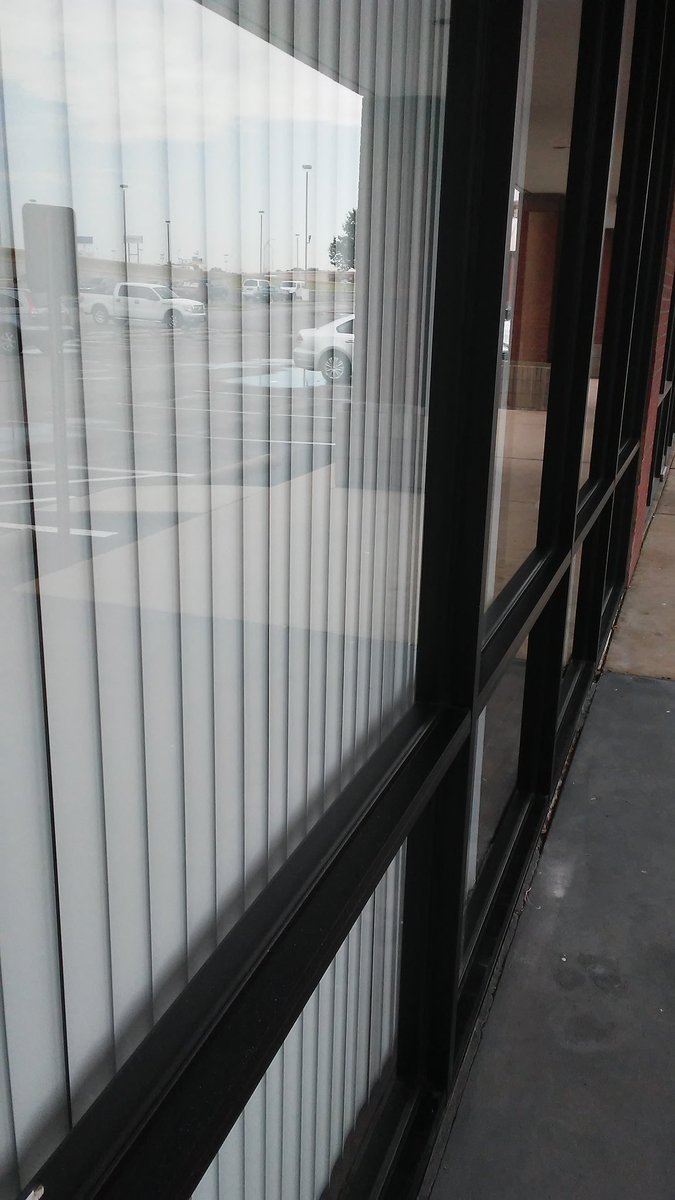WindowGuyzUSA's tweet photo. Before and after window cleaning at Eventfully Yours in #NorthRichlandHills #Texas https://t.co/0pTgvHmWI0