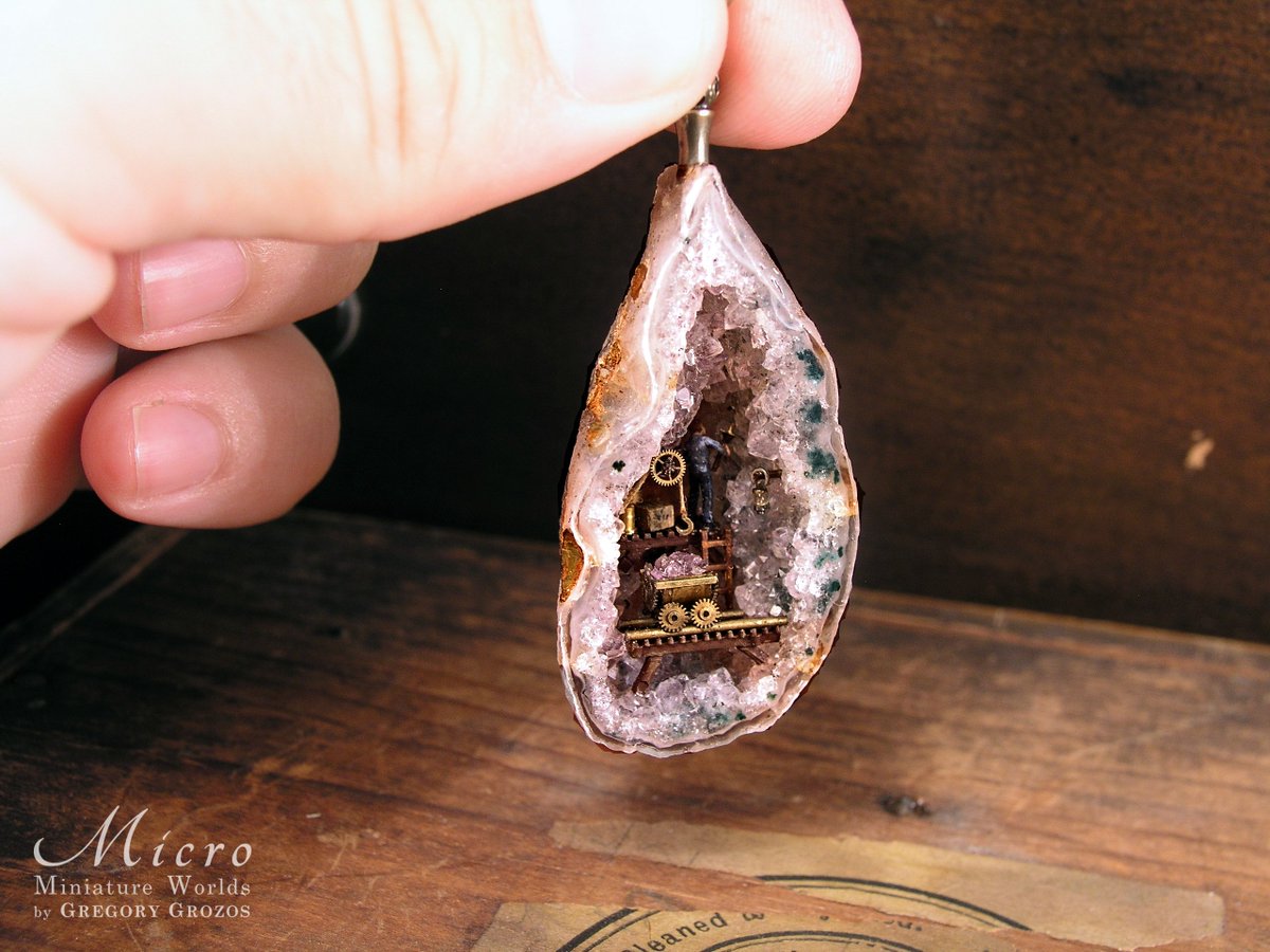 GregoryGrozos's tweet photo. Miniature mine with tiny miner inside natural geode stone. #Steampunk #miniatures #gregorygrozos

To be found at:
https://t.co/GFkhFVfF8W https://t.co/NXqCNpiEZK