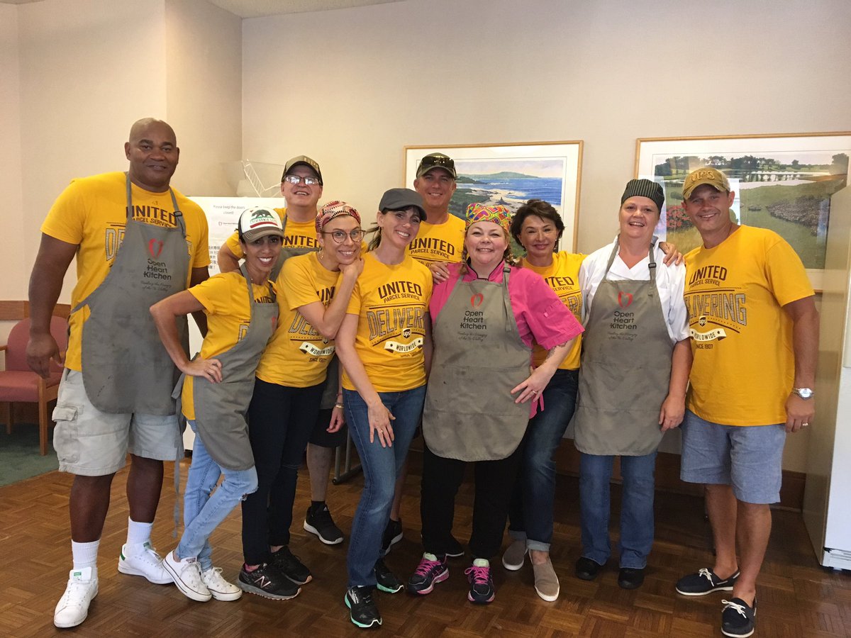 merrileesups's tweet photo. @UPSers UPS West Enterprise Retail Team with @OHKTriValley today.  Preparing food for their fundraiser &amp; continuing to help those in need!! https://t.co/rLQ3kvdu6N