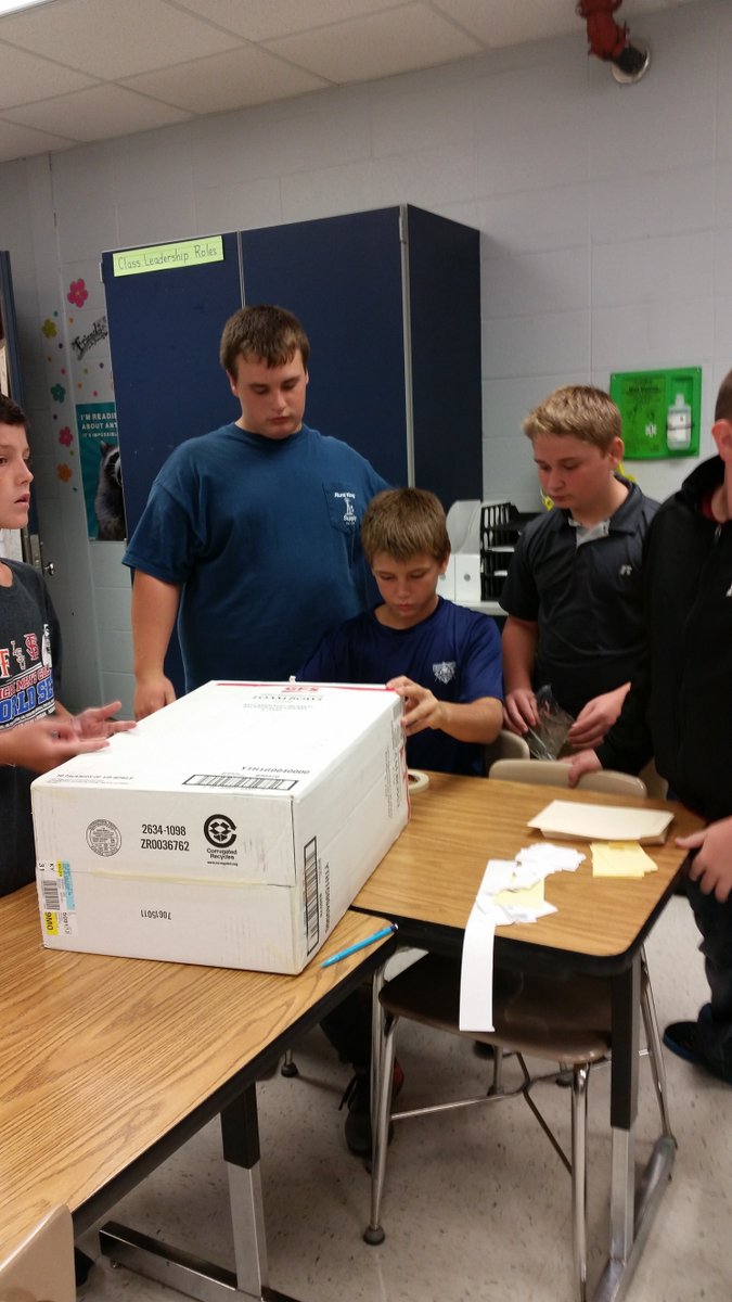 LaunchEMS's tweet photo. LaunchEMS students making solar viewers using STEM technology in science class.#Flouish https://t.co/0q6JzkwWbG