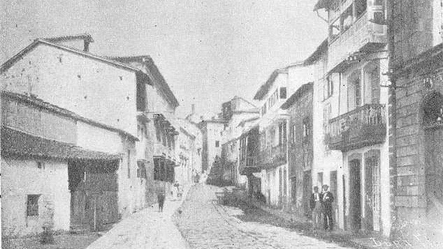 GZHai1Seculo's tweet photo. #Chantada (#Lugo)
Ano 1915.
Unha das rúas principais da vila. https://t.co/z01Y2F5JWi