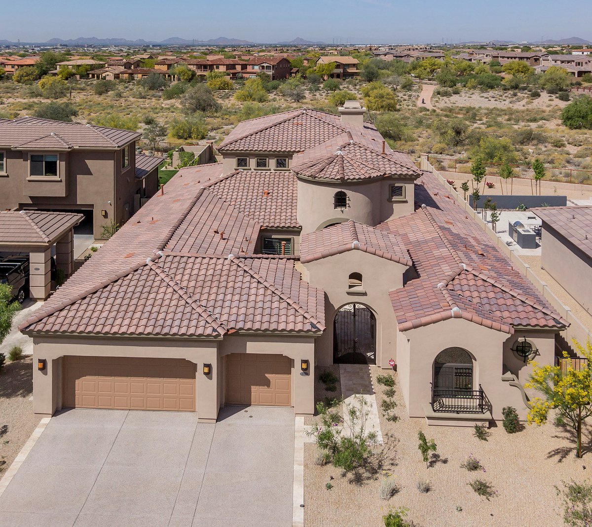 ArizonaTweet's tweet photo. #WindgateRanch,  $1,450,000. OPEN HOUSE 8/20, 1-3. 18510 N 96th Way, 4790 sq. ft, 4.5 baths, Casita. Home just 2 years old! https://t.co/fPMdFL1lA8