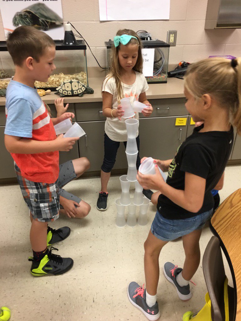 barbara_kuck's tweet photo. Teamwork and tower building skills = a successful first week of school!  #BLRaiders @BLSuptHarmon https://t.co/fIdjxpCqoC