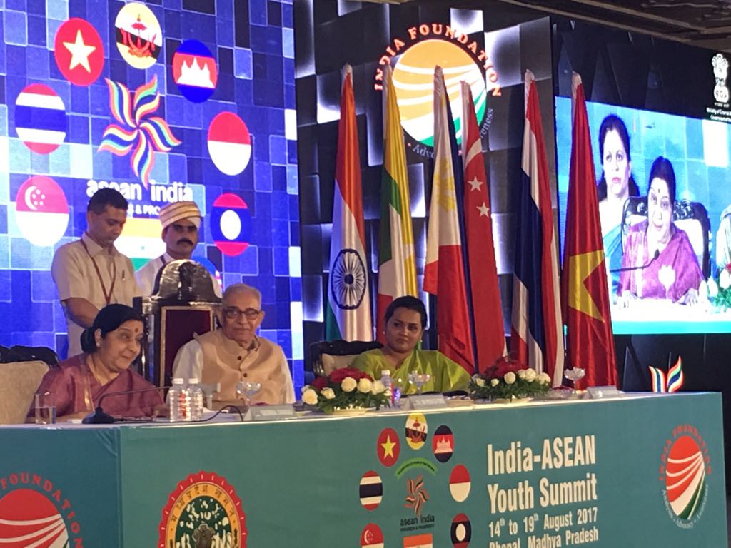 indfoundation's tweet photo. Bhopal, with its exotic locales, makes you feel young at heart: @SushmaSwaraj at #IndiaASEANYouthSummit in Bhopal https://t.co/ziux8L3hka