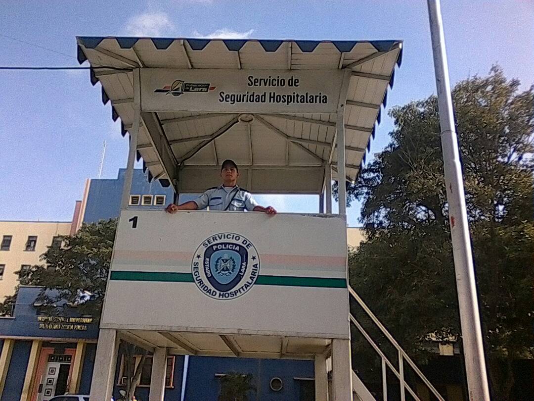 IkaiLedezma's tweet photo. Seguridad Física de Instalaciones Públicas manteniendo de Garitas de Vigilancia, Hospital Central de Barquisimeto https://t.co/U8t9iYtBPN