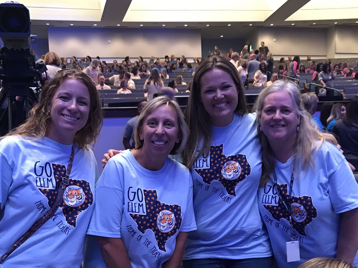 Ready for an amazing convocation!!! #mymisd @GlenOaksEle