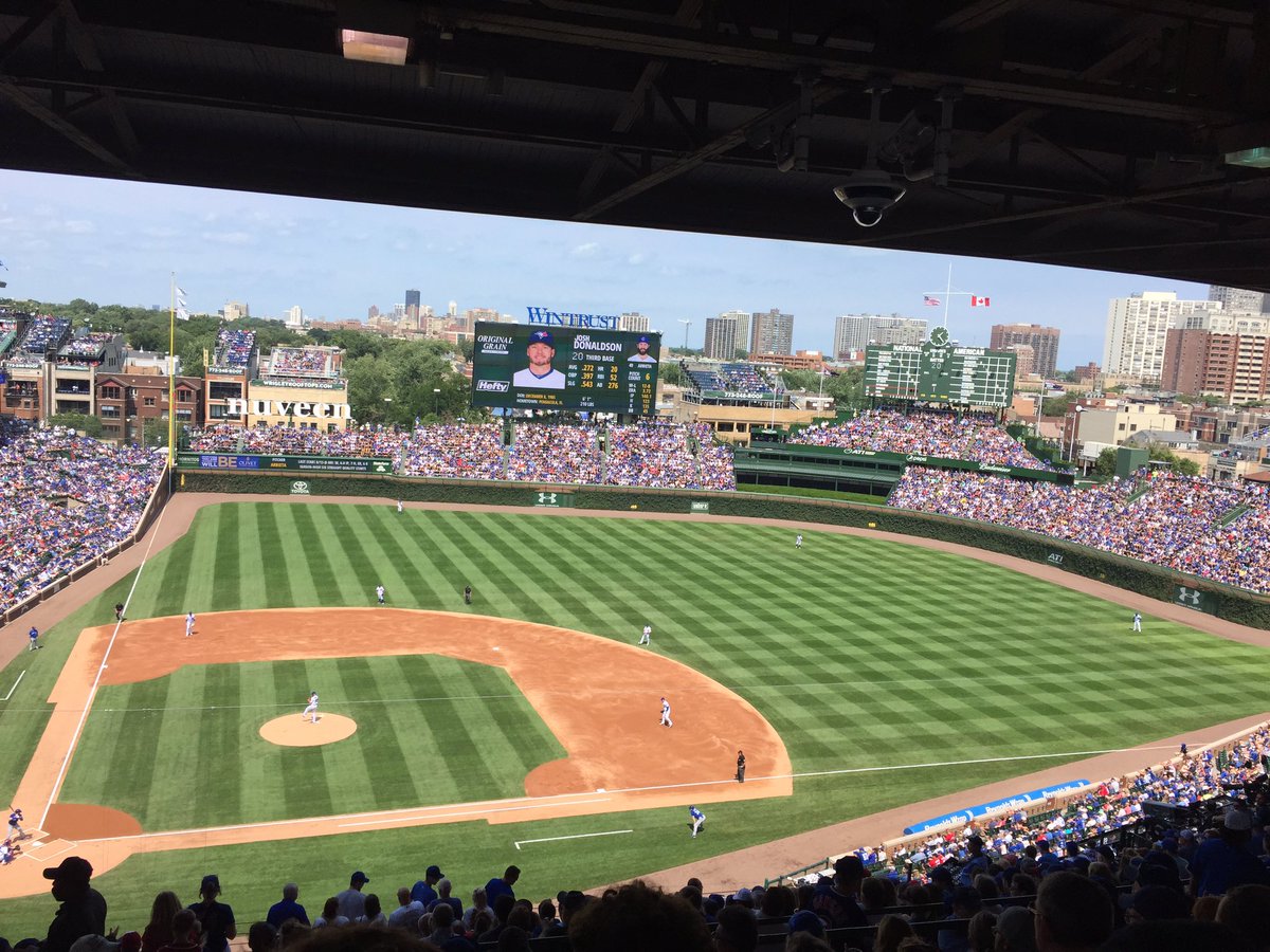 ecdesjardins's tweet photo. My view for the afternoon. #cubs https://t.co/dXDmuba0Og