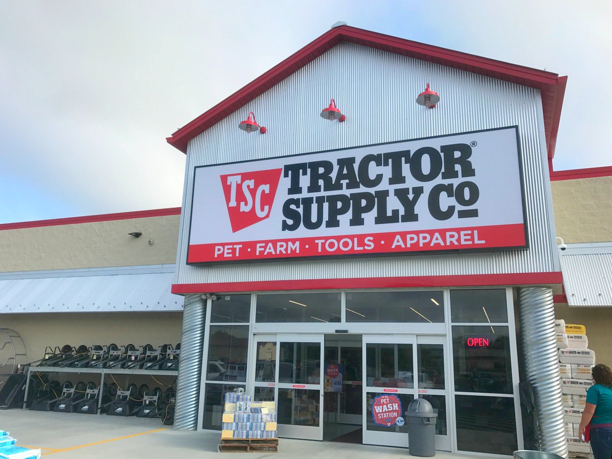 choice_one_eng's tweet photo. We worked with Reese Real Estate Development on this 19,097 sq.ft. site! @TractorSupply #enjoyourexperience #enjoyourwork https://t.co/nu0oA1JXfA