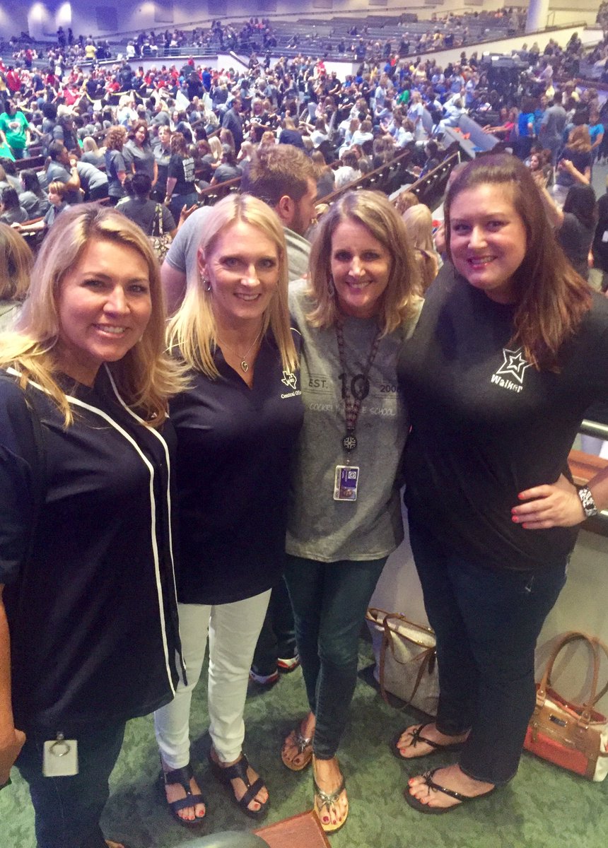 Amy_Louise3G's tweet photo. Love these ladies!!! Look how far we have all spread our wings! #walelm #MyMISD https://t.co/4akZmU5gup