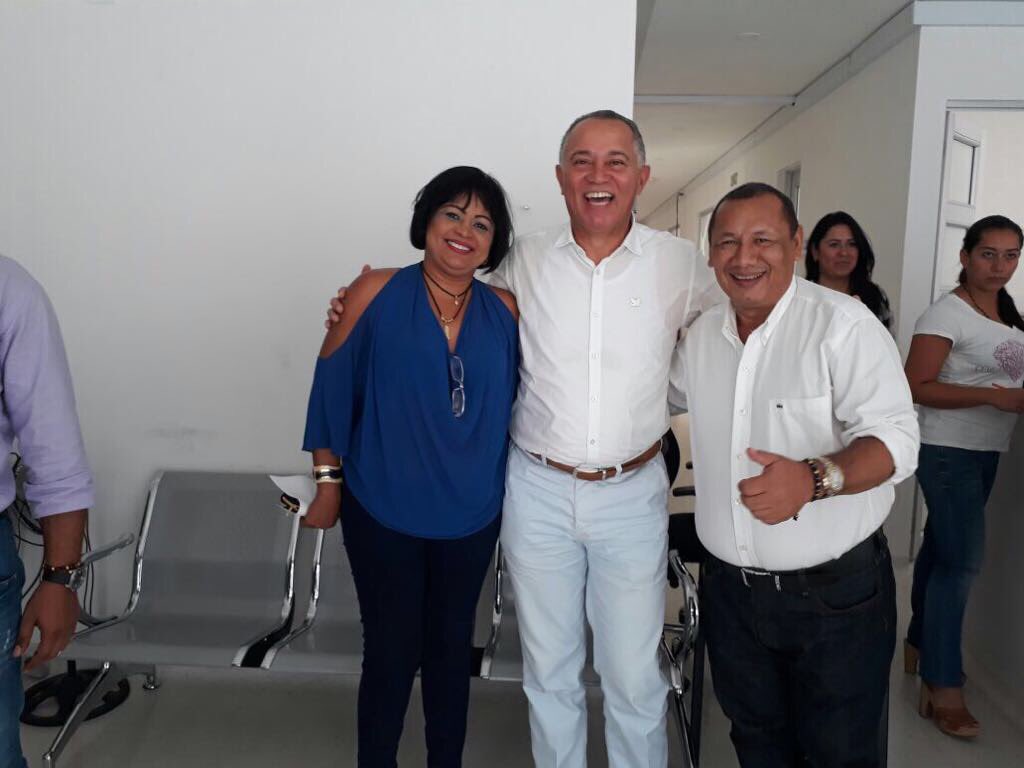 MintrabajoCol's tweet photo. Viceministro de Empleo y Pensiones @FredysSocarrasR visitó la Dirección Territorial de @MintrabajoCol en Valledupar. https://t.co/nXMxUI4yrz