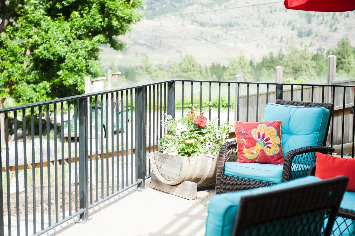 SYLRanchWinery's tweet photo. Nothing like settling in and enjoying the view after a long day π΄ #SYLSummer https://t.co/vp0AzPJ57b