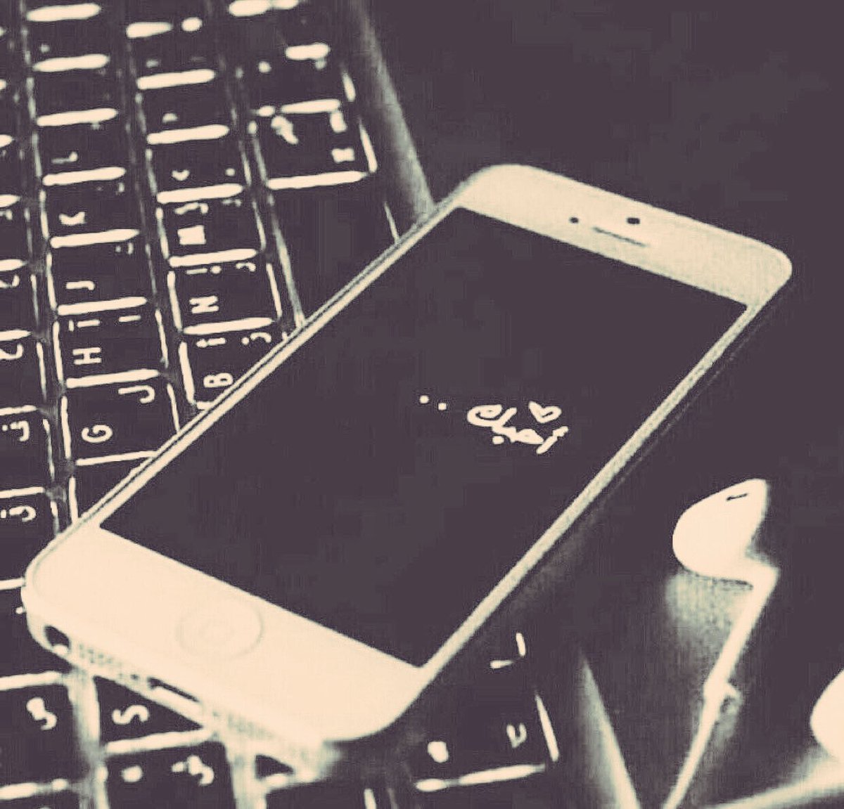 eman_gabba's tweet photo. في حكيه ينزرع الورد وفي صوته يارب الحياة ❤️
#jalal
•
#نزف_الحروف_للدعم
#بداية_وقت_للدعم https://t.co/UTnsSwInhU
