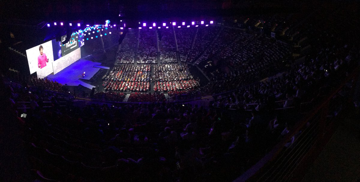 GrantCardone's tweet photo. 30,000 people https://t.co/BihPd8aCRn