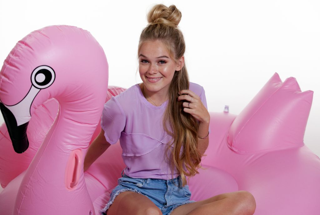 Half-up Summer styles? Knot a problem! Get the look with the how-to on our Insta! bit.ly/2taVy40