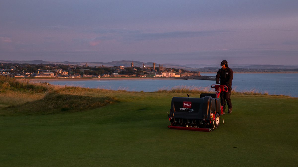 jonwood1978's tweet photo. Great weather for #potseeding and #topdressing as long as you time the ๐ฆ๏ธ#rainshowers #CastleCourse @TheHomeofGolf https://t.co/lw3xR31Ck6