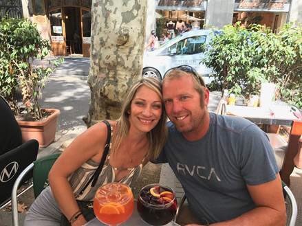 jimsciutto's tweet photo. US man killed in #Barcelona ID’d as 43-year-old Jared Tucker from CA. His wife says this photo of the couple taken 1 hr before attack https://t.co/8yPHSxJeYF