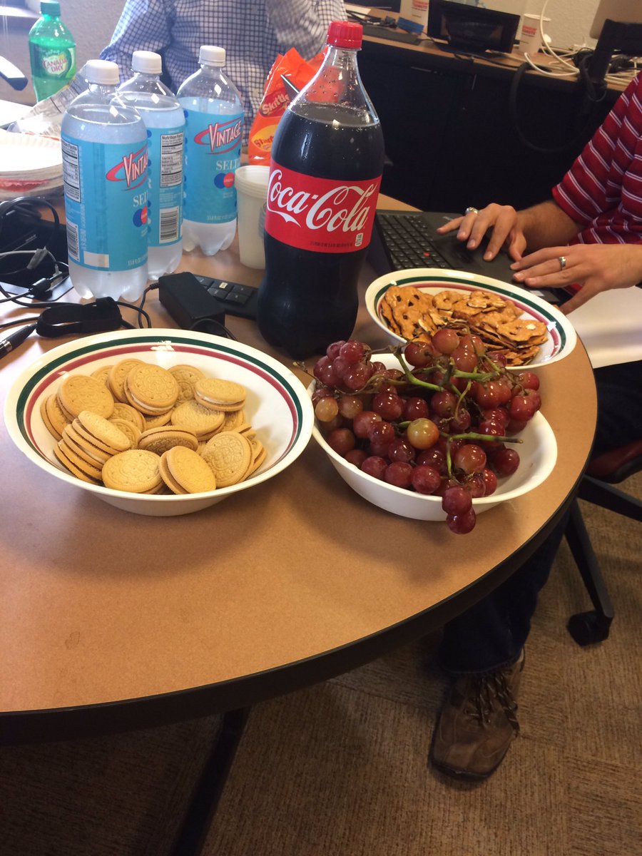 alisonarchivist's tweet image. Simulating the @BeineckeLibrary reading room locked computer for a #bdaccess use case...this reading room has the most relaxed food policy 😹