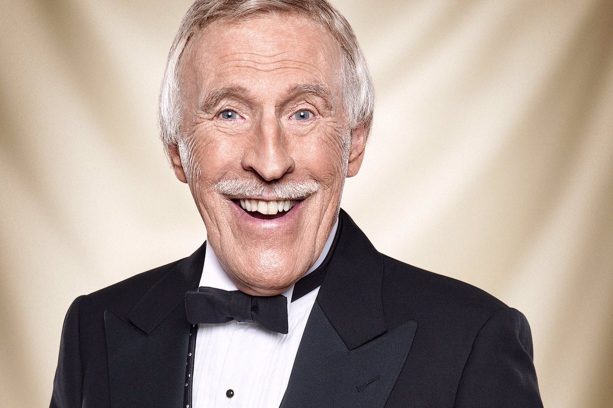 Collabro's tweet photo. The definition of a true gent - it was #nicetoseeyou Brucie sleep well #SirBruceForsyth https://t.co/3c0Ik2OS1m