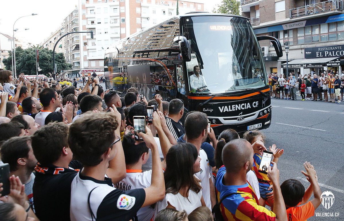 valenciacf's tweet image. 📷¡Ya estamos en Mestalla! Vive el #ValenciaLasPalmas 👇

📱@valenciacf 
📺@beINSPORTSes 
📻#VCFradio

#SomVCF #VCFdespegamos