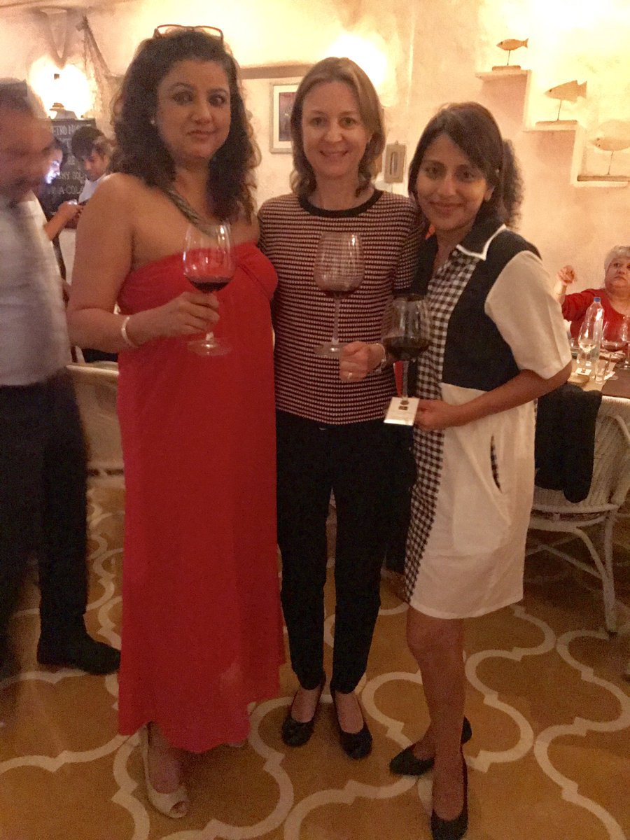suneetakanga's tweet photo. Lovely all women's #Nederberg #winemakers #SitDownDinner with #AndreaFreeBorough @Olive #Mumbai Thank you  @AspriSpirits @MohantySweta https://t.co/yyFa07WmH9