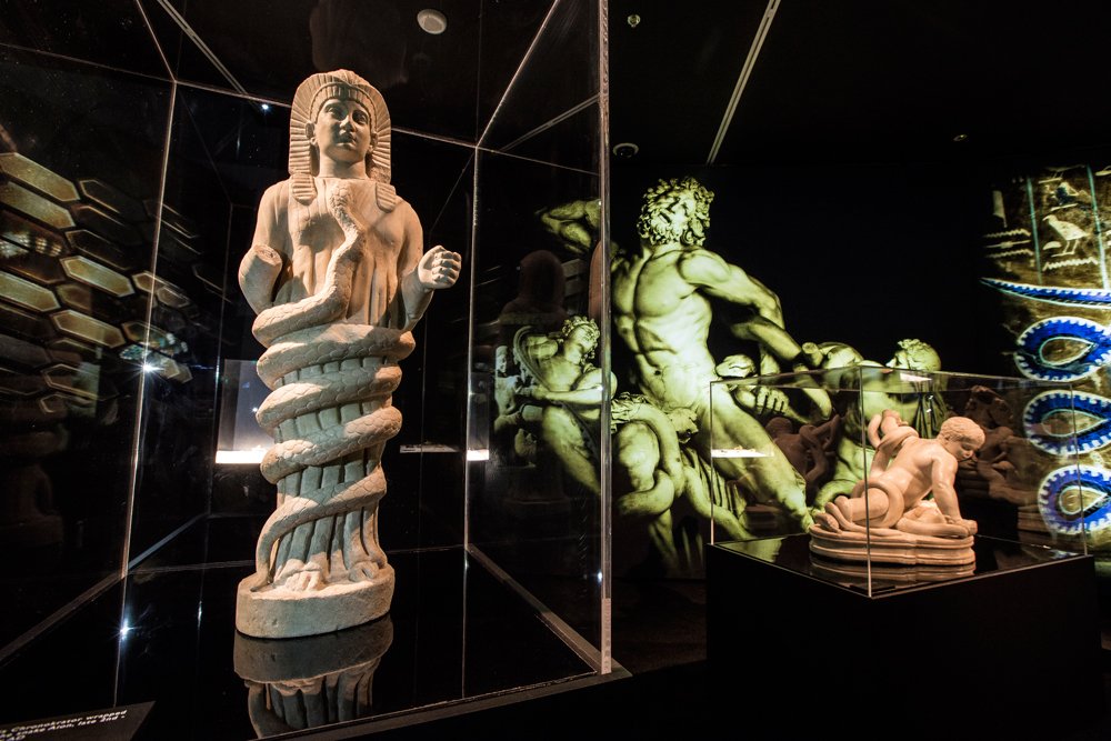 RefRelojera's tweet image. La #serpiente es una fuente de inspiración inagotable para @Bulgariofficial. Aquí la exhibición #SerpentiForm bit.ly/2vLc5jS