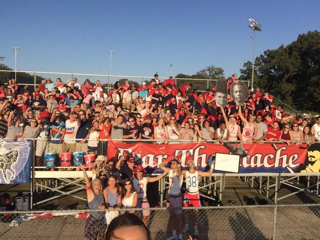 miranddaa___'s tweet photo. Happy football season ❤️🏈💙 #GOCAVS #TURNUPorTRANSFER #proudAlumni #RIPZP #2 https://t.co/JSKLqOgmWf